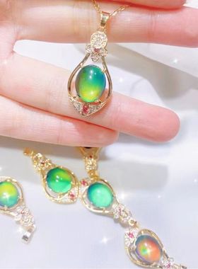 感温石花瓶项链女轻奢风微镶钻可变色吊坠钛钢锁骨链百搭时尚颈链