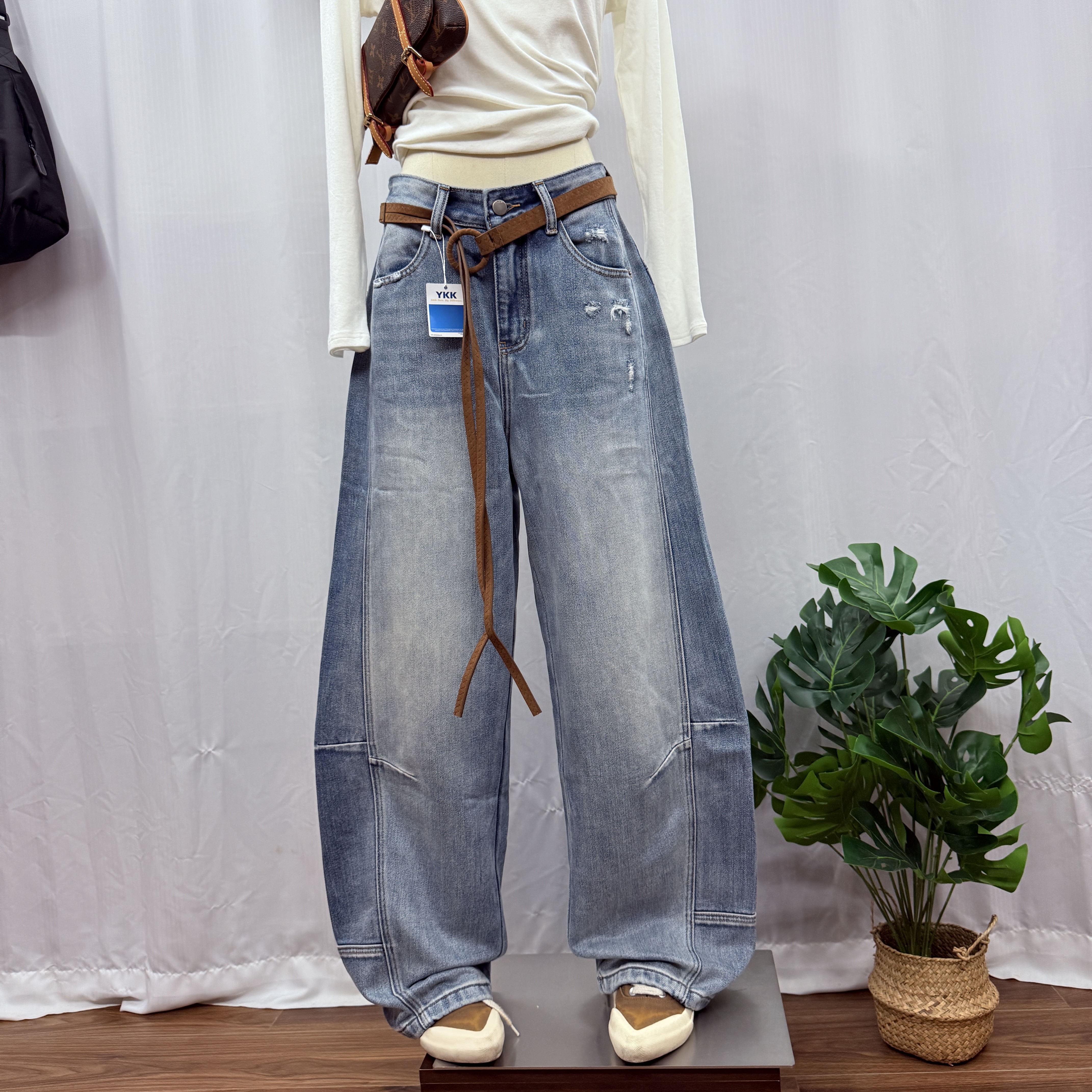 JEANS 818-6 冬复合绒2025新款浅蓝色无弹高腰阔腿弯刀牛仔长裤H