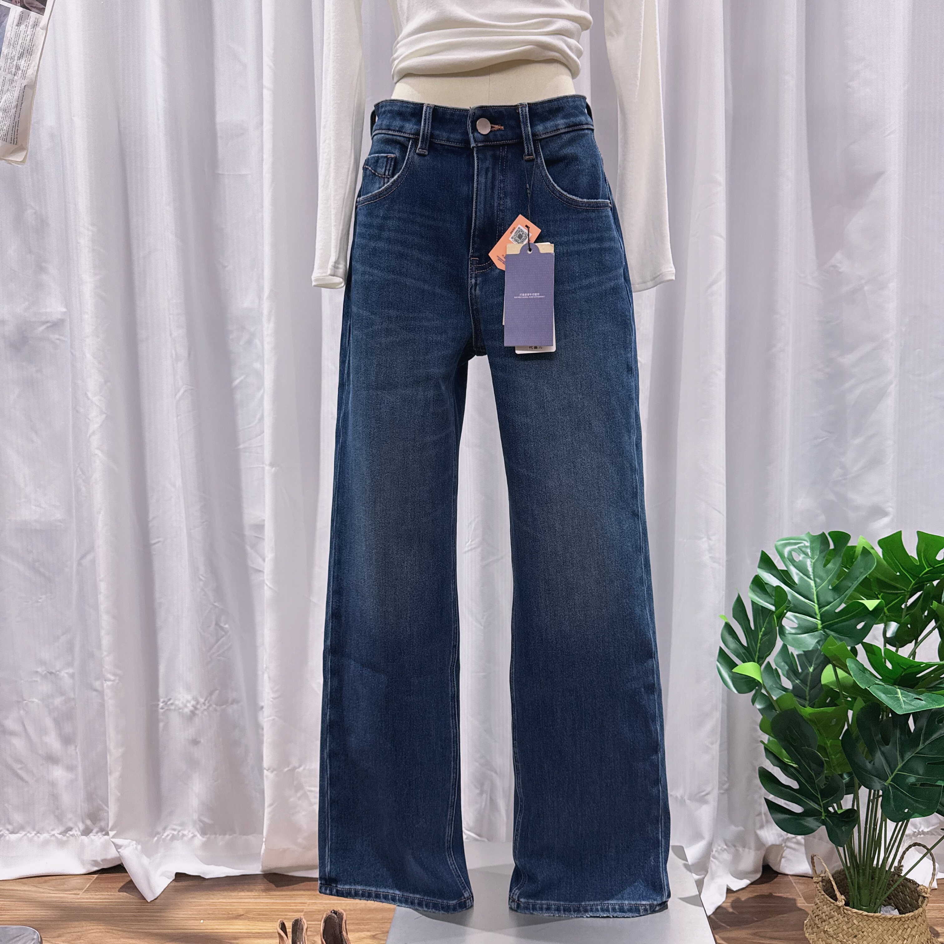 代嘉儿森调A9698四面弹特绒不褪色加绒牛仔 2025冬蓝色窄版直筒裤