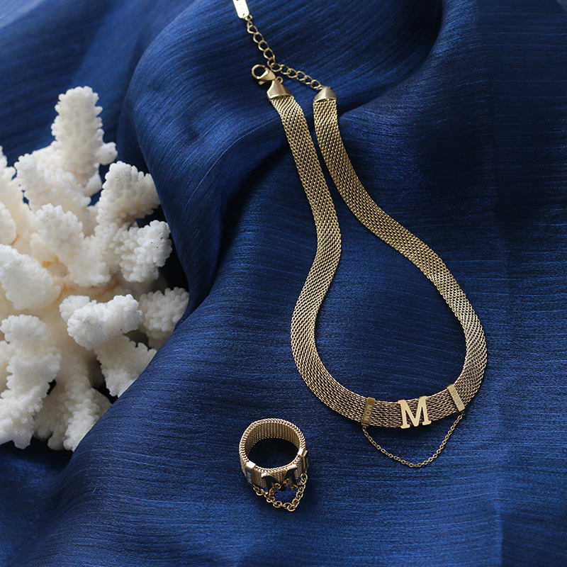 字母流苏钛钢淡金色锁骨链