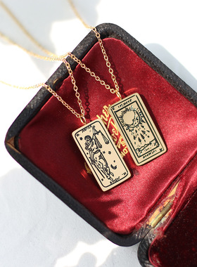 XL071 塔罗滴油黑色图案手绘日月方牌项链锁骨链 钛钢镀18K金保色