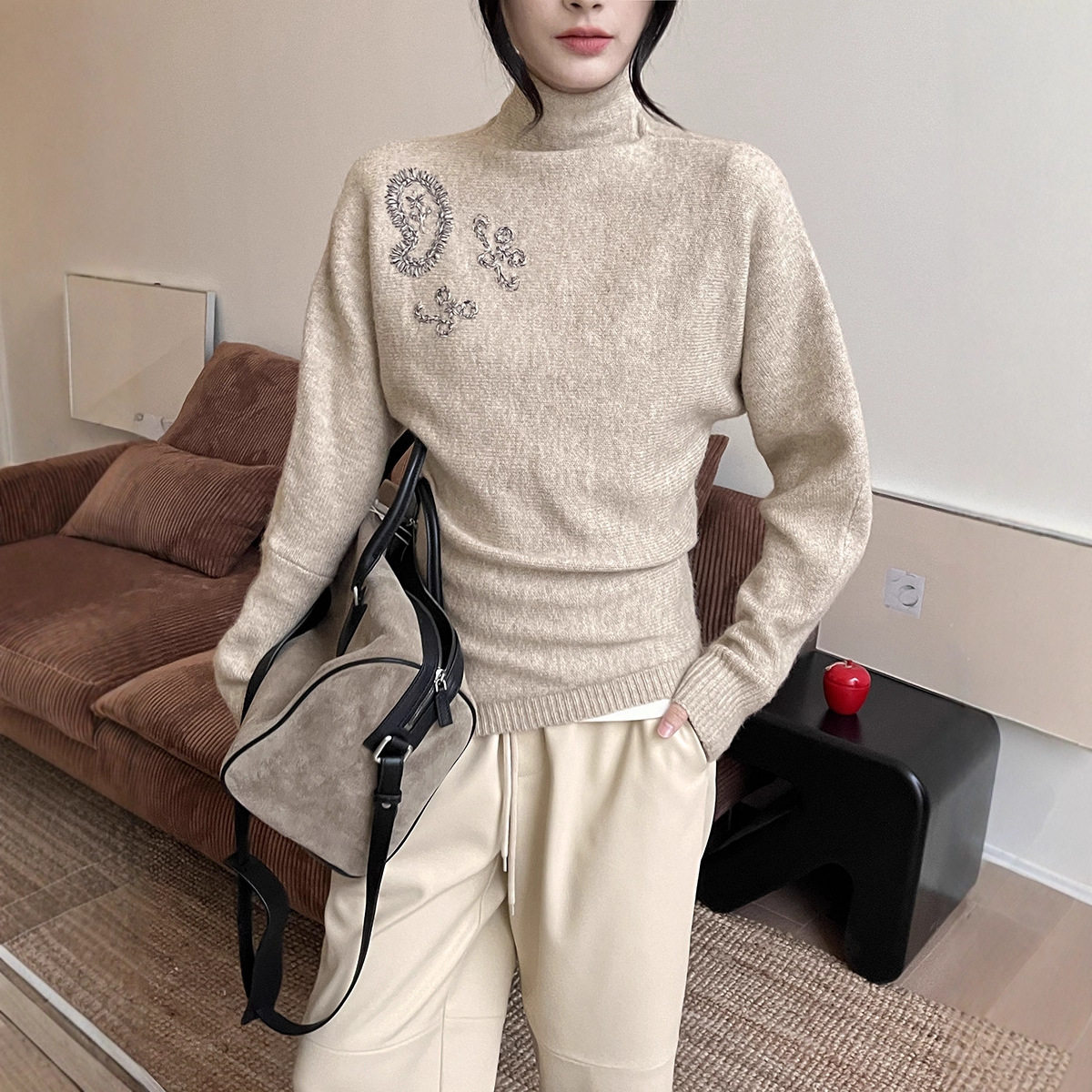 GRACETINA HOO｜法式复古高智感通勤｜羊毛刺绣高领长袖毛衣女冬