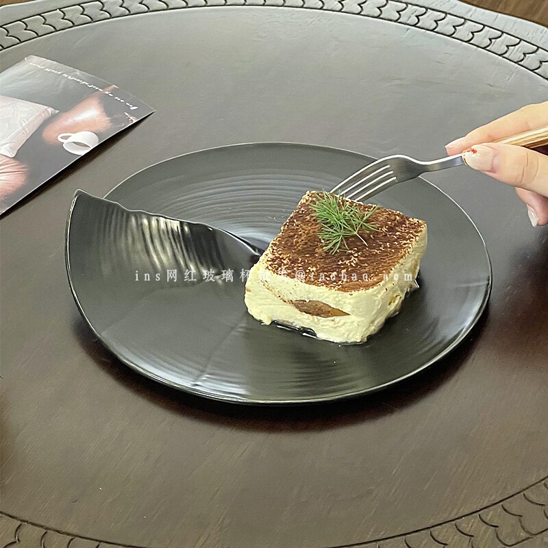 个性创意黑色冰川陶瓷甜品盘