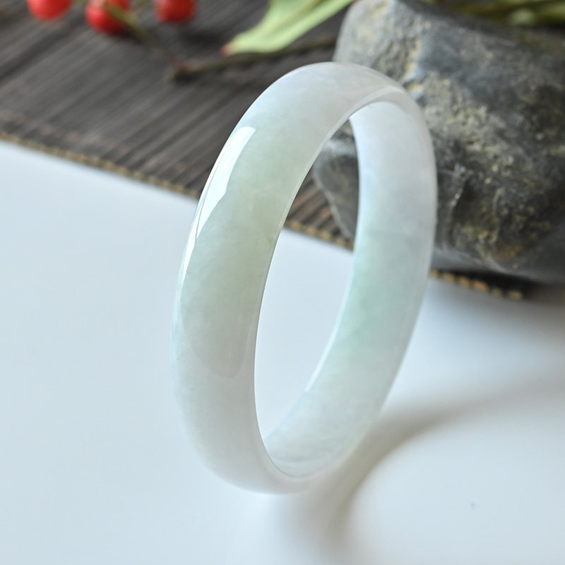 清仓天然A货翡翠手镯冰种白色玉镯子女款52缅甸玉手镯公主镯正品