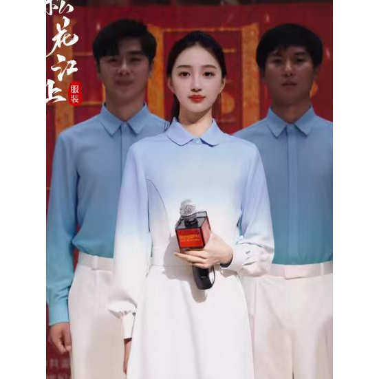 初高中学生成人爱国合唱朗诵图片