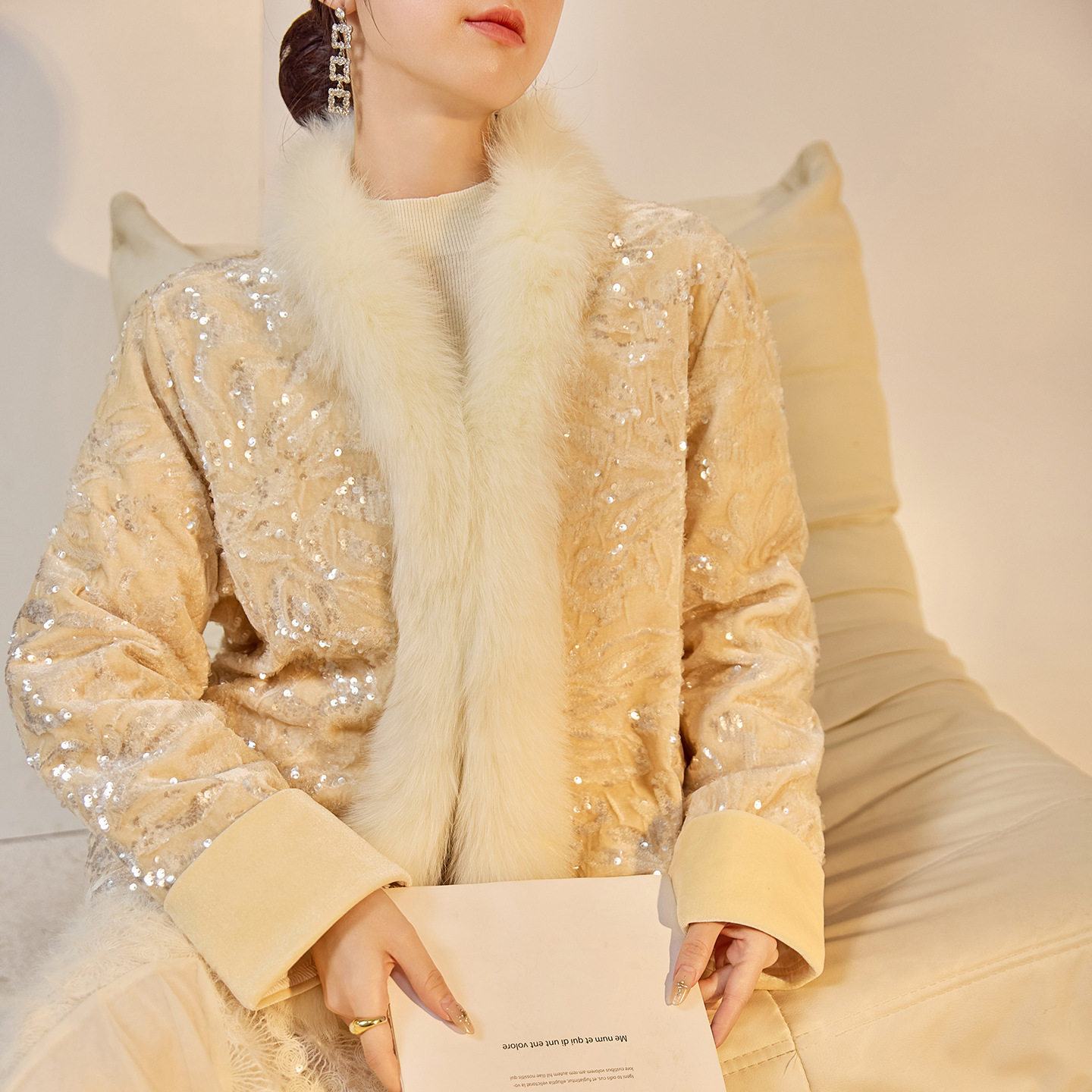 国风狐狸毛领设计外套