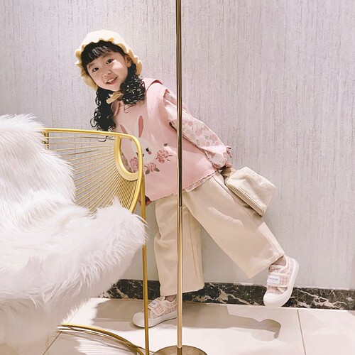 两件套针织外穿内搭粉色小兔花花衬衫套装马甲胖女童白裤子阔腿裤