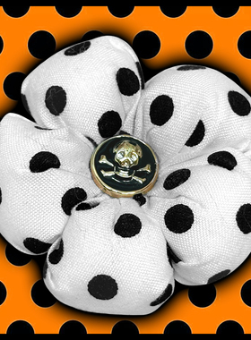 千禧风复古金色骷髅头白色波点充棉立体可爱亚亚胸针
