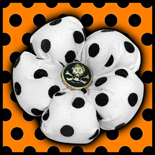 千禧风复古金色骷髅头白色波点充棉立体可爱亚亚胸针
