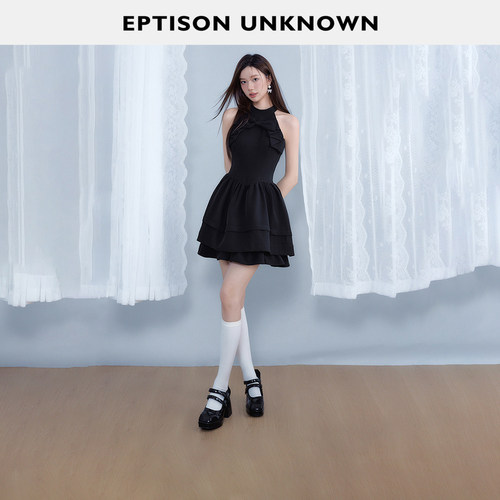 Eptison慵懒千金风挂脖小黑裙