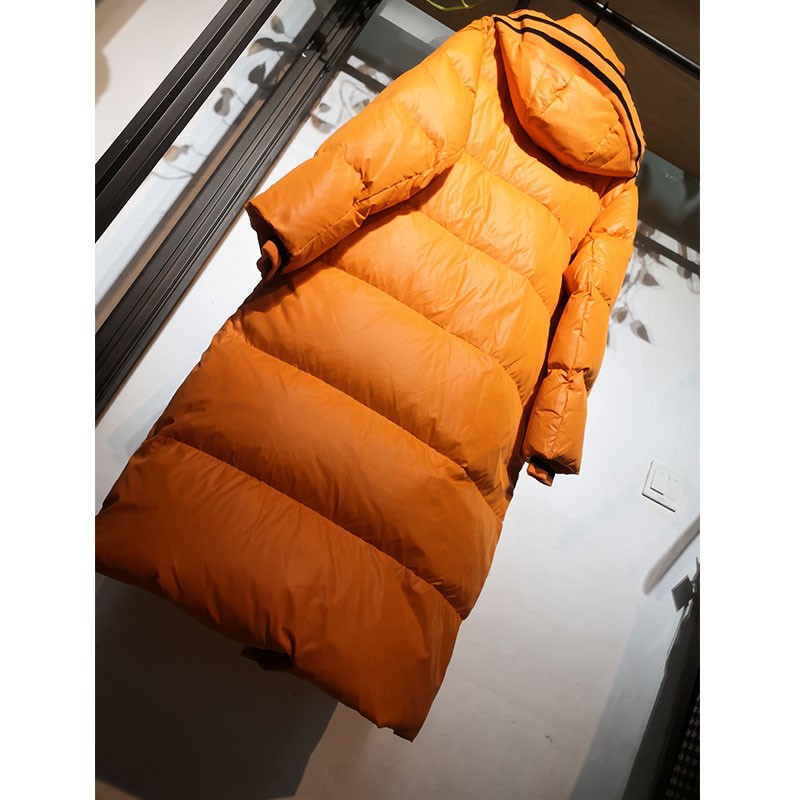 轻柔无负担 90白鸭绒 长款连帽羽绒服女