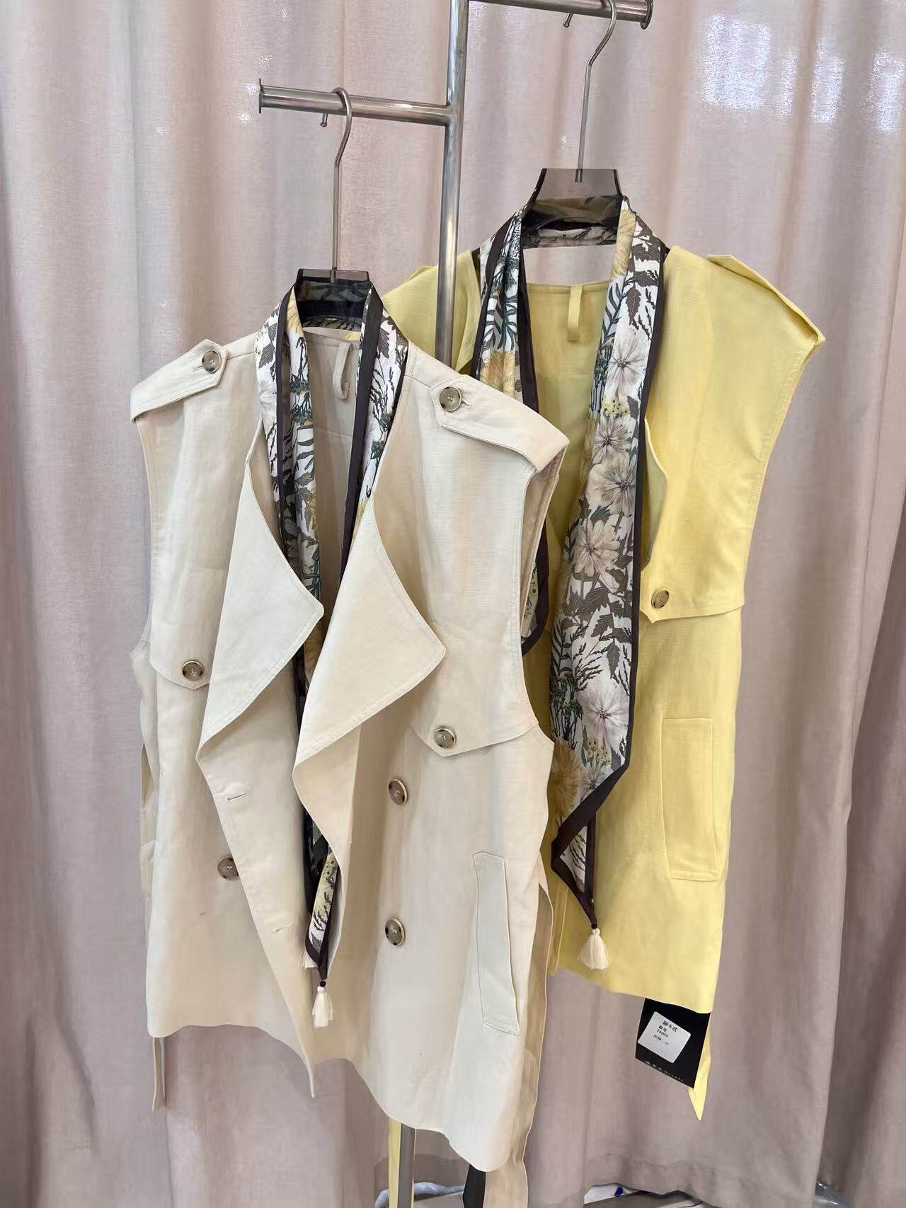 高端欧货2026春款时尚配丝巾收腰显瘦翻领亚麻马甲背心女