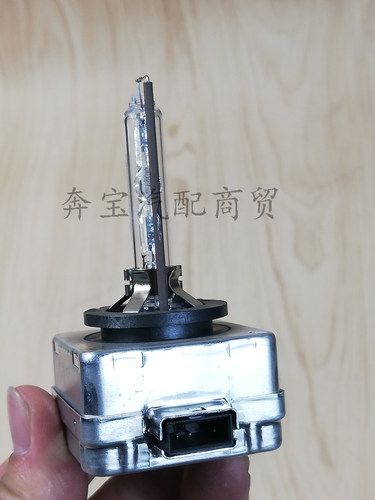 适用于宝马近光E90 E92 E60 E66 E70 F30 F18疝气大灯D1S氙气灯泡