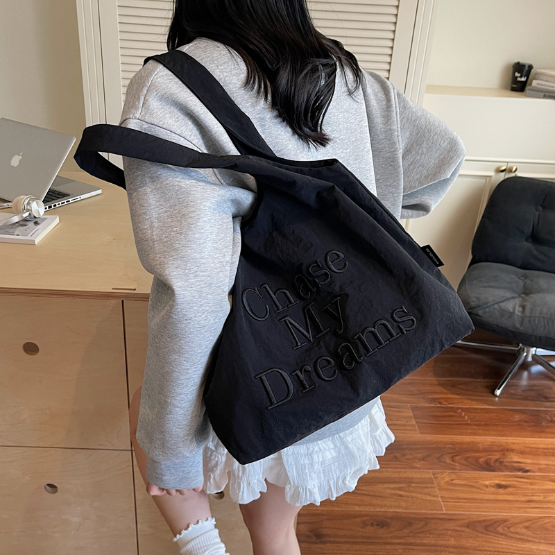 新款大容量时尚百搭单肩包