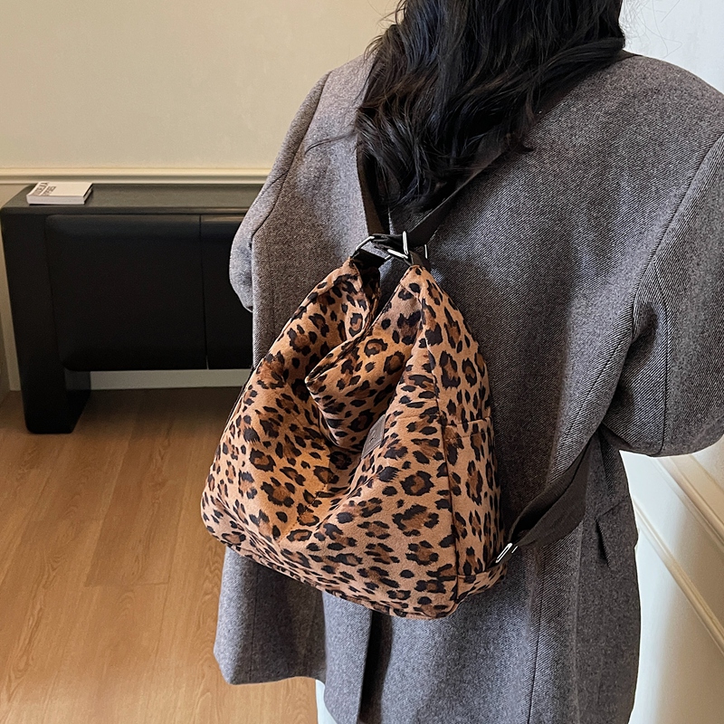 豹纹包女大容量韩版2025新款时尚百搭单肩包通勤托特包轻便双肩包