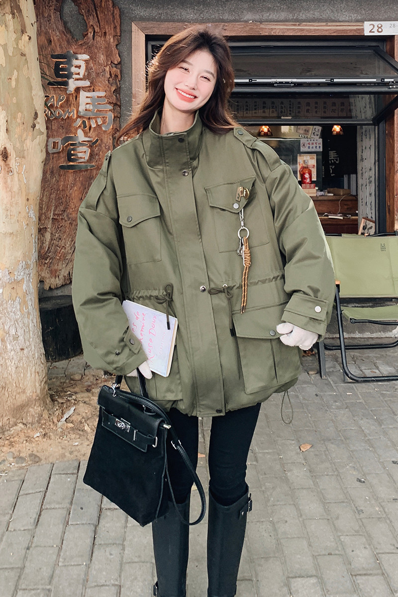 韩版时尚加厚军绿色工装羽绒服女2025冬季新款显瘦保暖白鸭绒外套图片