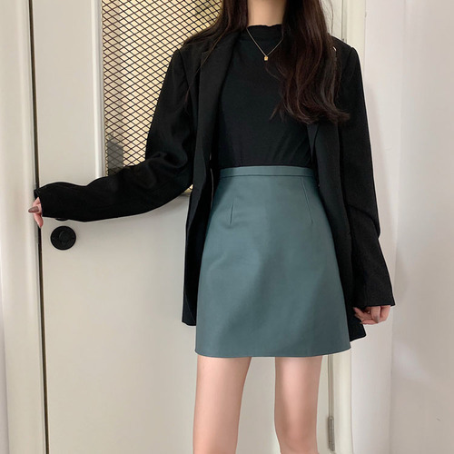 Real shot real price ~ 2020 autumn Korean version of high waisted and thin PU leather A-line buttock one-step skirt short skirt