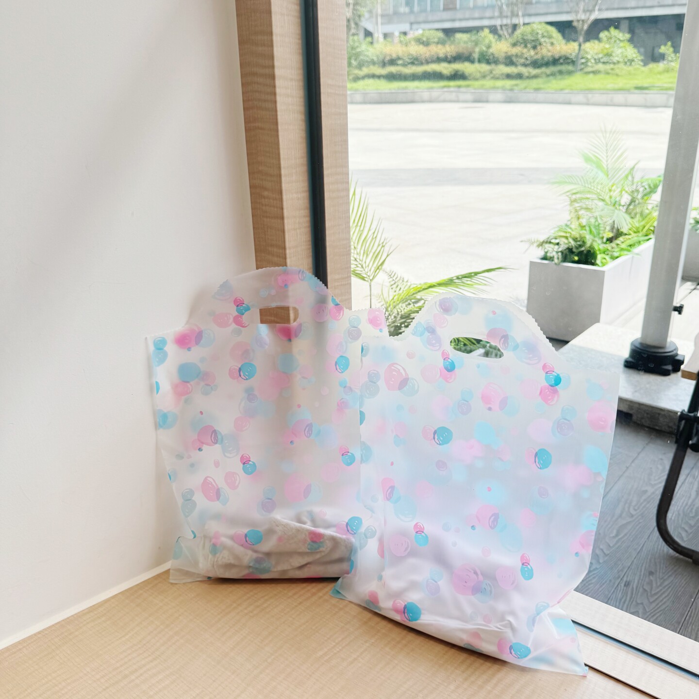 服装袋服装袋子衣服礼品袋塑料袋手提包装购物袋礼品袋花边袋气泡