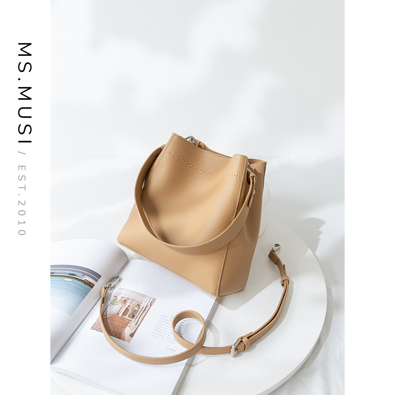 暮思小姐包包女斜挎包2020新款潮时尚单肩包真皮大容量水桶包