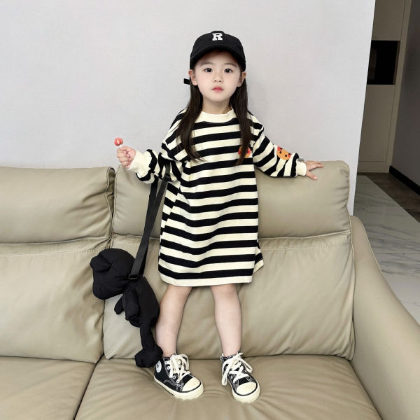 2025春季新款女童笑脸中长款卫衣裙宝宝洋气条纹休闲长袖连衣裙潮