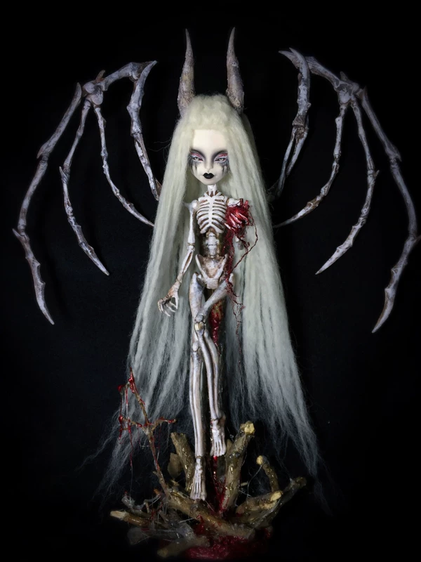 [ Monster High]