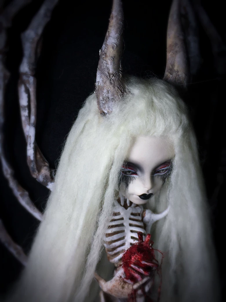 [ Monster High]