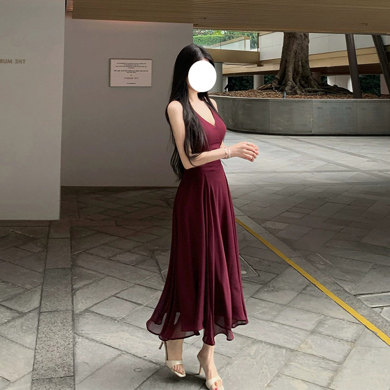 性感深V领露肩礼服轻奢高端小众级气质名媛晚宴年会不规则连衣裙