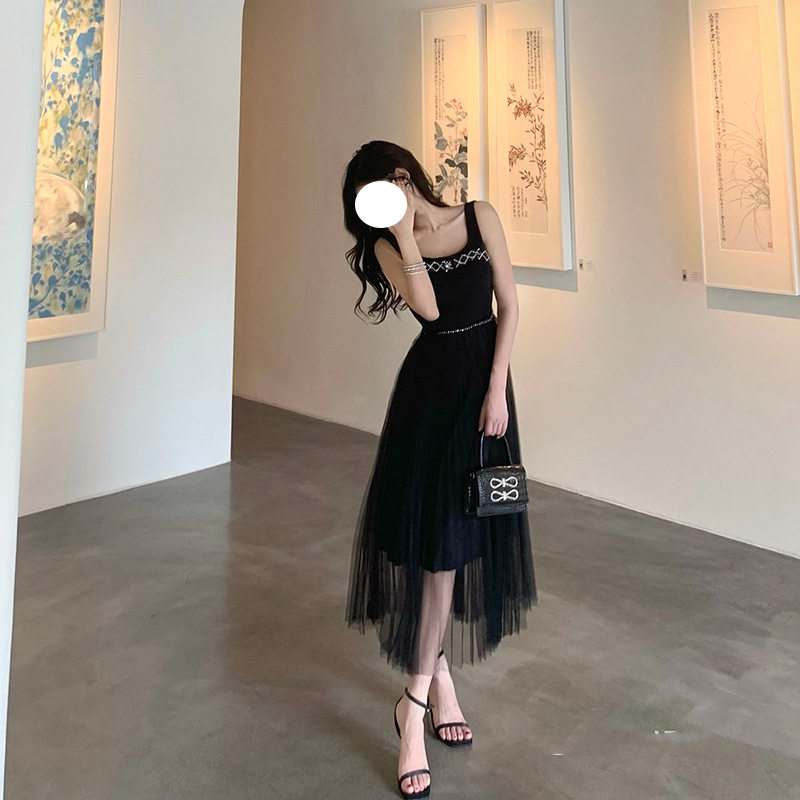 法式性感吊带露肩背黑色礼服女轻奢小众高端级气质名媛显瘦连衣裙
