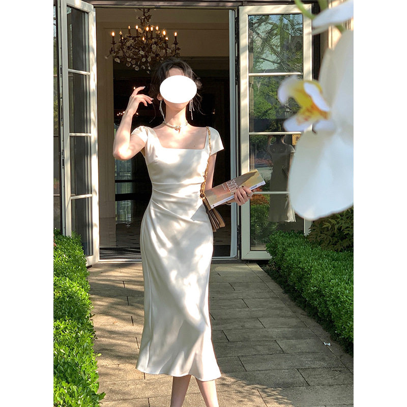 欧美复古方领礼服女轻奢小众高端级感名媛气质收腰显瘦缎面连衣裙