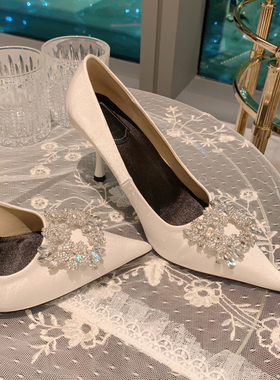 白色高跟鞋女春秋2025新款尖头细跟气质网红法式水钻裸色单鞋婚鞋