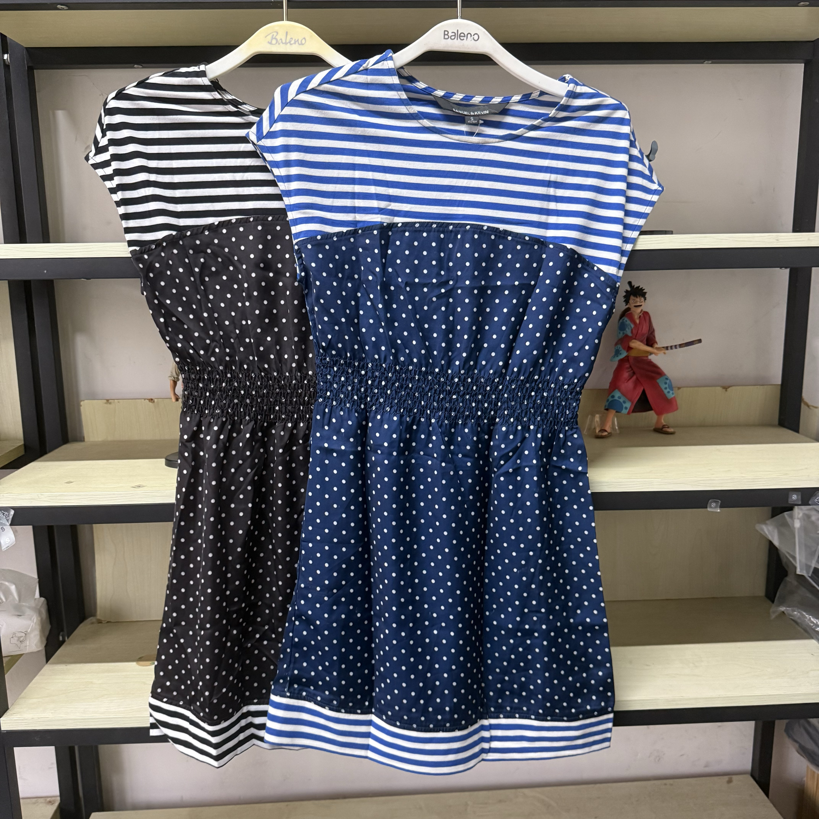 班尼路夏季sk生活几何系列女装收腰显瘦连衣裙短袖圆领28508904