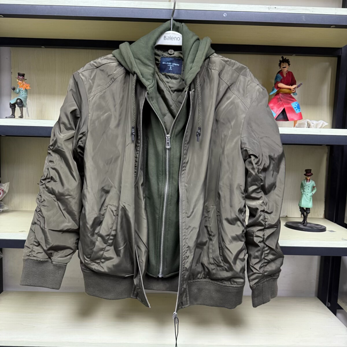 班尼路都市系列urban秋冬男装假2件连帽棒球领风衣外套85837502