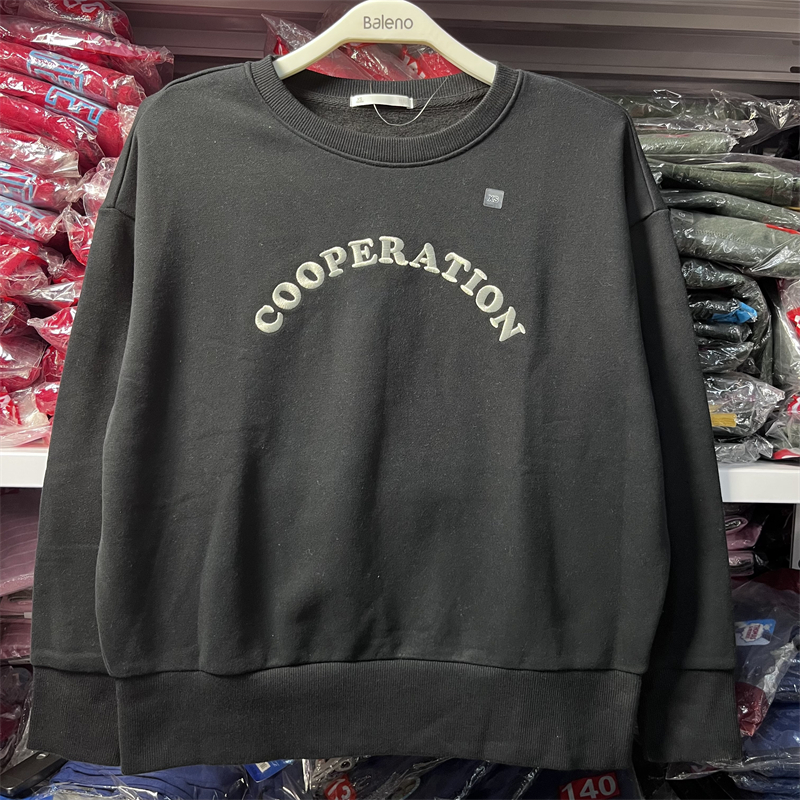 百搭加绒套头刺绣长袖卫衣