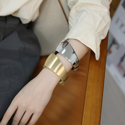 手镯个性金色e人手镯女Bangles欧美复古外贸夸张合宽面手镯旅游