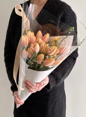 西岱岛 北京同城鲜花速递新款进口橘色郁金香简约花束 冰激凌花筒