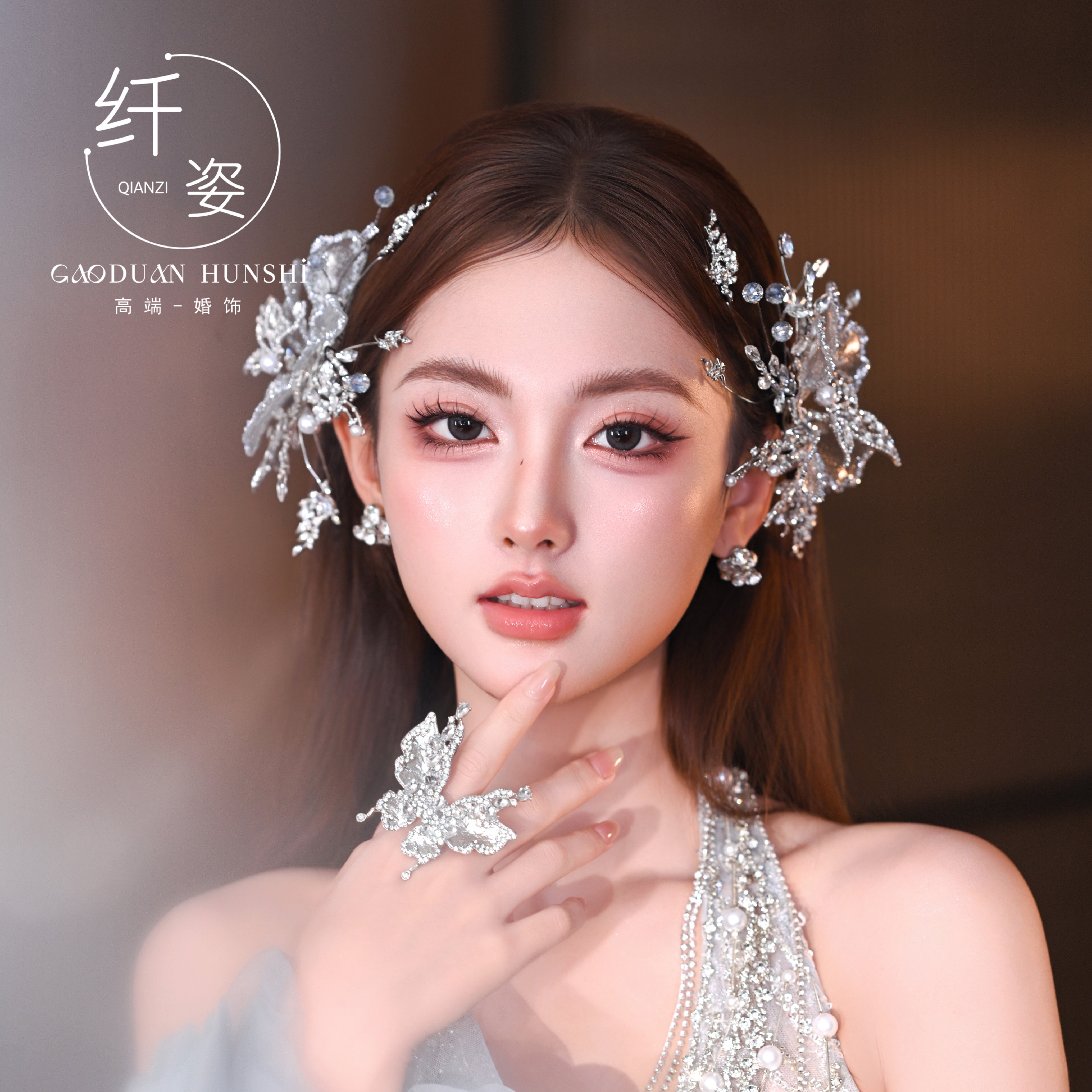 新款新娘头饰发式超仙水晶发夹甜美结婚婚纱礼服精致公主高级配饰
