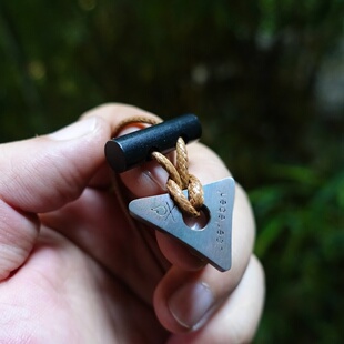 überleben Leicht 火源项链 高硬度镍钛合金刮片 BC野营求生工具