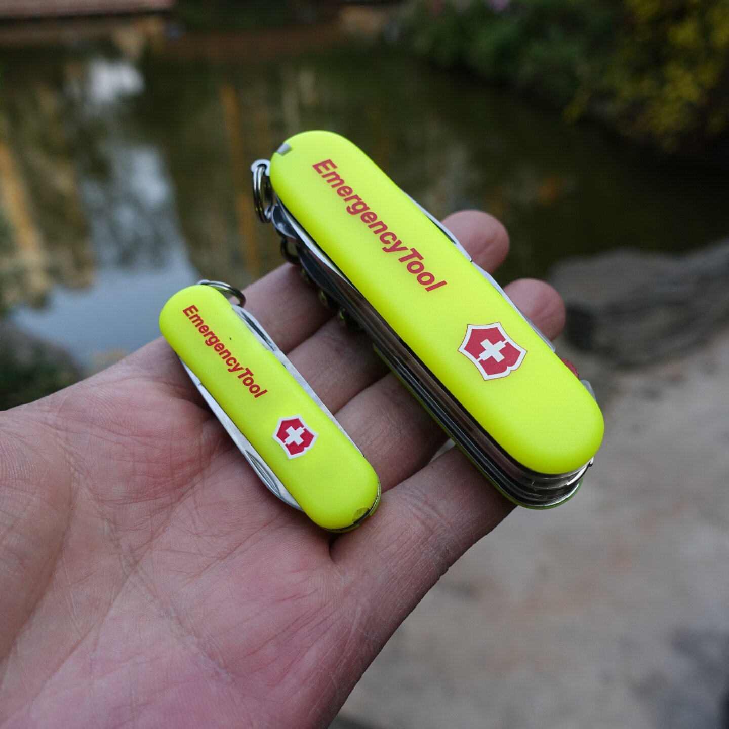 新款维氏应急工具系列光之印迹瑞士军刀夜光手柄LED 二极管BC装备