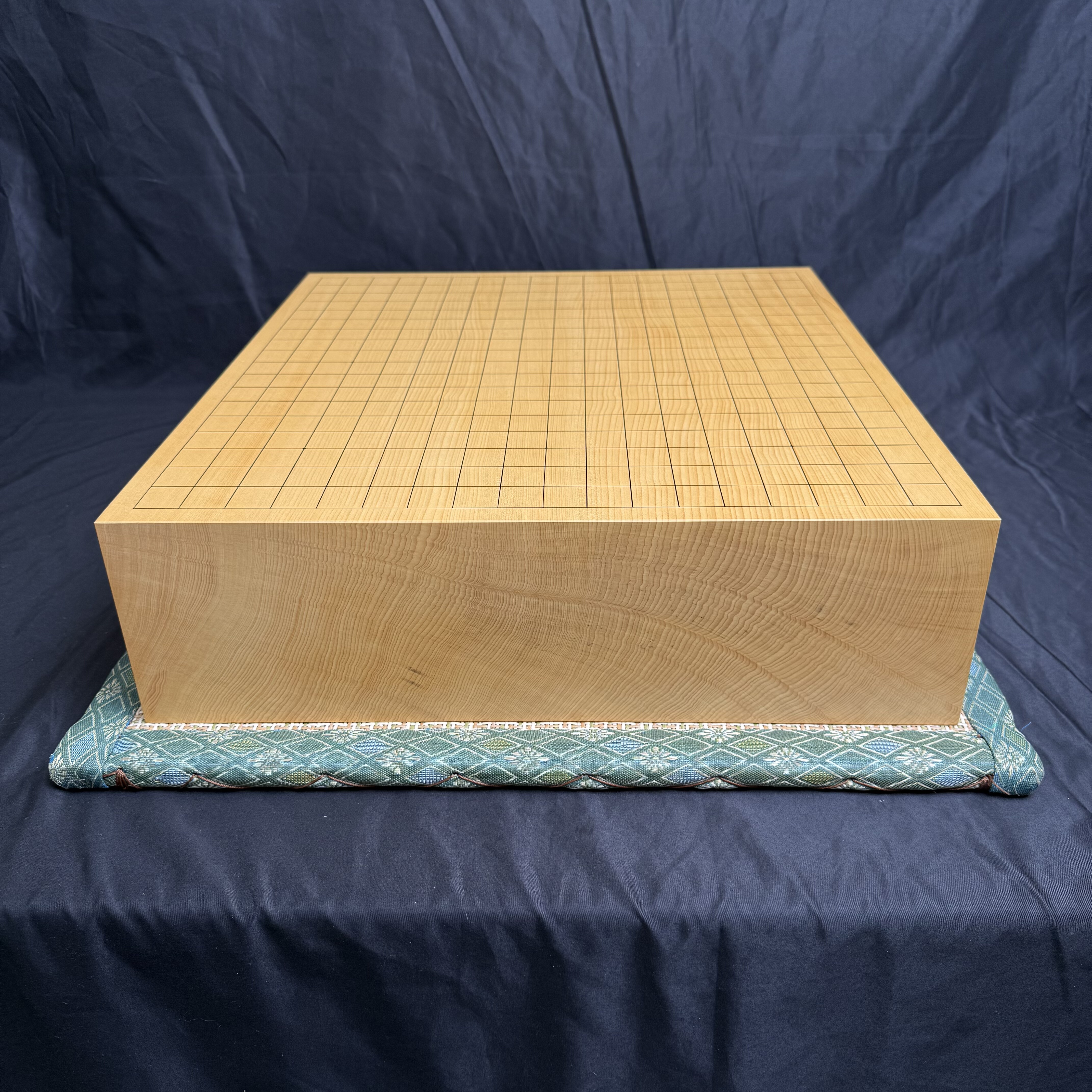 日本进口熊须4寸本榧独木围棋盘围棋香榧木围棋盘棋桌太刀目盛线