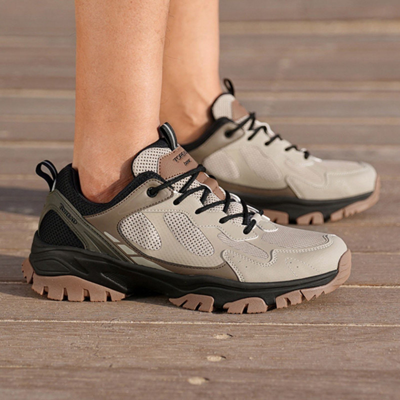 探路者徒步鞋男女 春夏户外网面跑步登山鞋TFAABM81713/82713