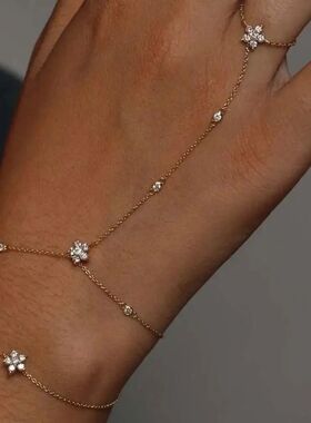 Creaive Zircon Flower Bracele for Women Dainy Hand Chain Adj