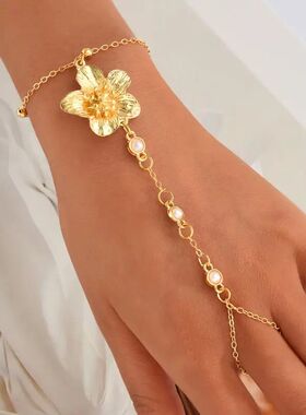 Exquisi Five Peal Flower Pearl Braceles for Women Ladies Gol