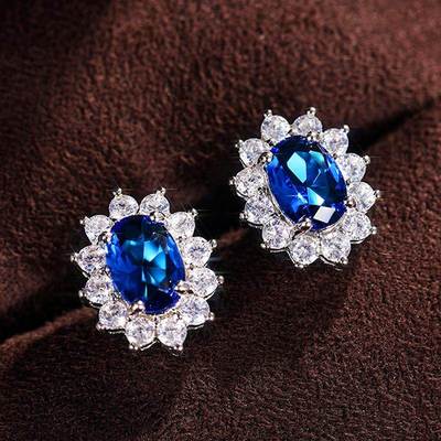 Huitan Fashion Sunflower Shape Stud Earrings Women Brilliant