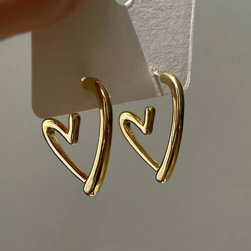 A Pair Unique Simple Gold Color Hollow Out Peach Heart Earri