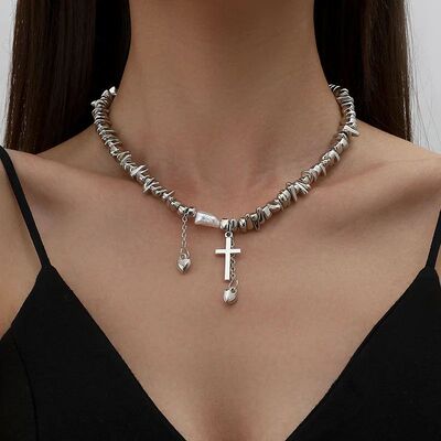 ndy Chunky Short Collar Necklace Love Heart Charm Irregular