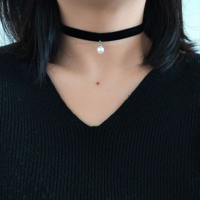 Vintage all-matching temperament black velvet strap faux pea