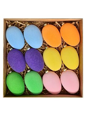 Pained Ornamens Easer Egg Se For Table Cenerpiece Sof Velvey