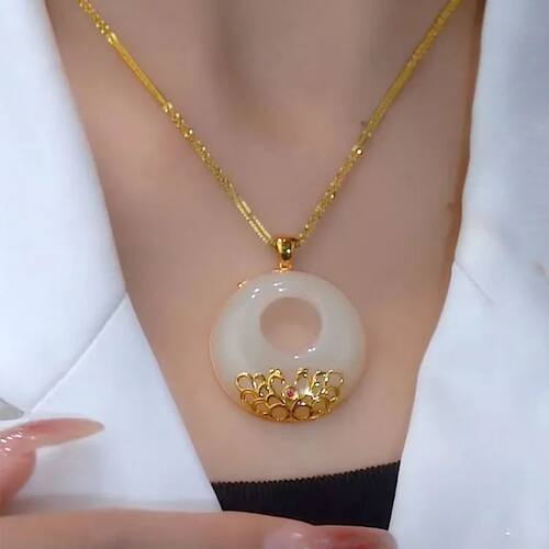 New in Palace Style Natural Hetian White Jade Glossy Round N