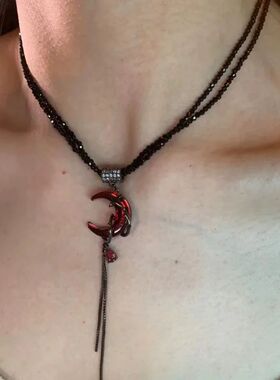 New Gohic Black Moon Penden Necklace for Women Asymmery Tass