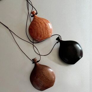 New Lovely Cue Color Brown Wood Black Long Nec Pendan Flagon